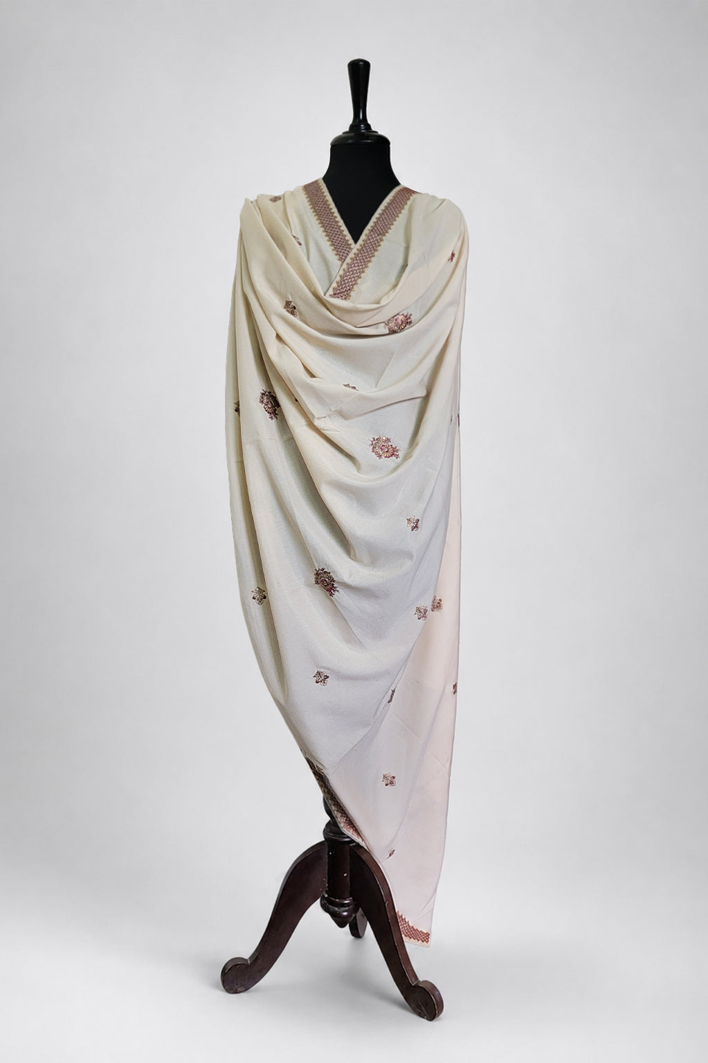 Gul Naaz Shawl