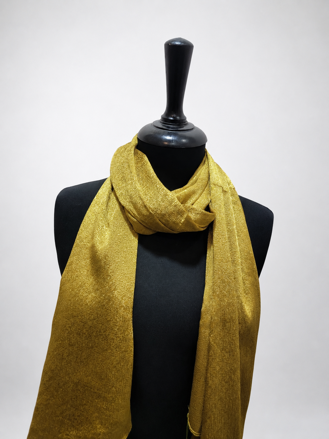 Classic Jacquard Linen Stole