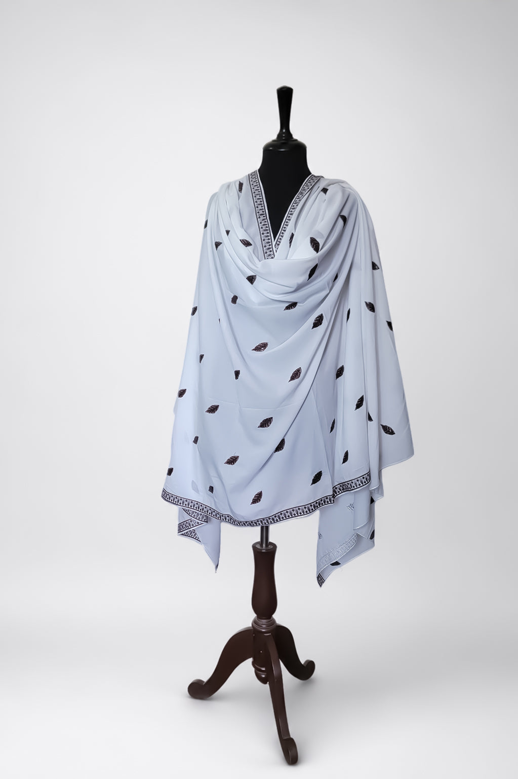 Sufaid Chandni Shawl