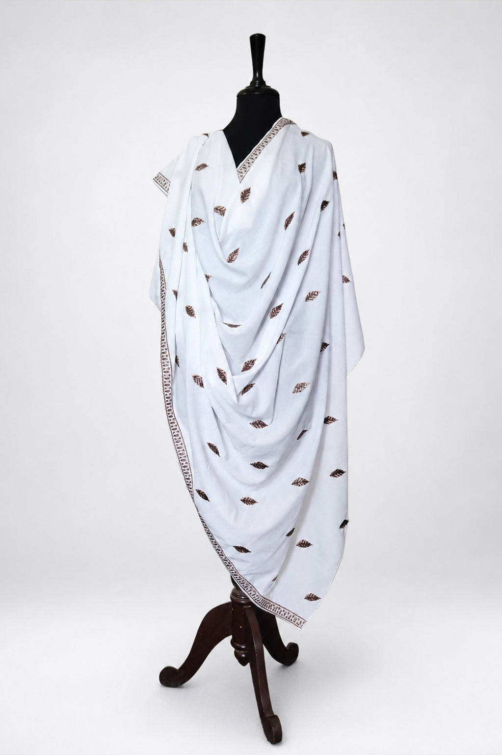 Sufaid Chandni Shawl