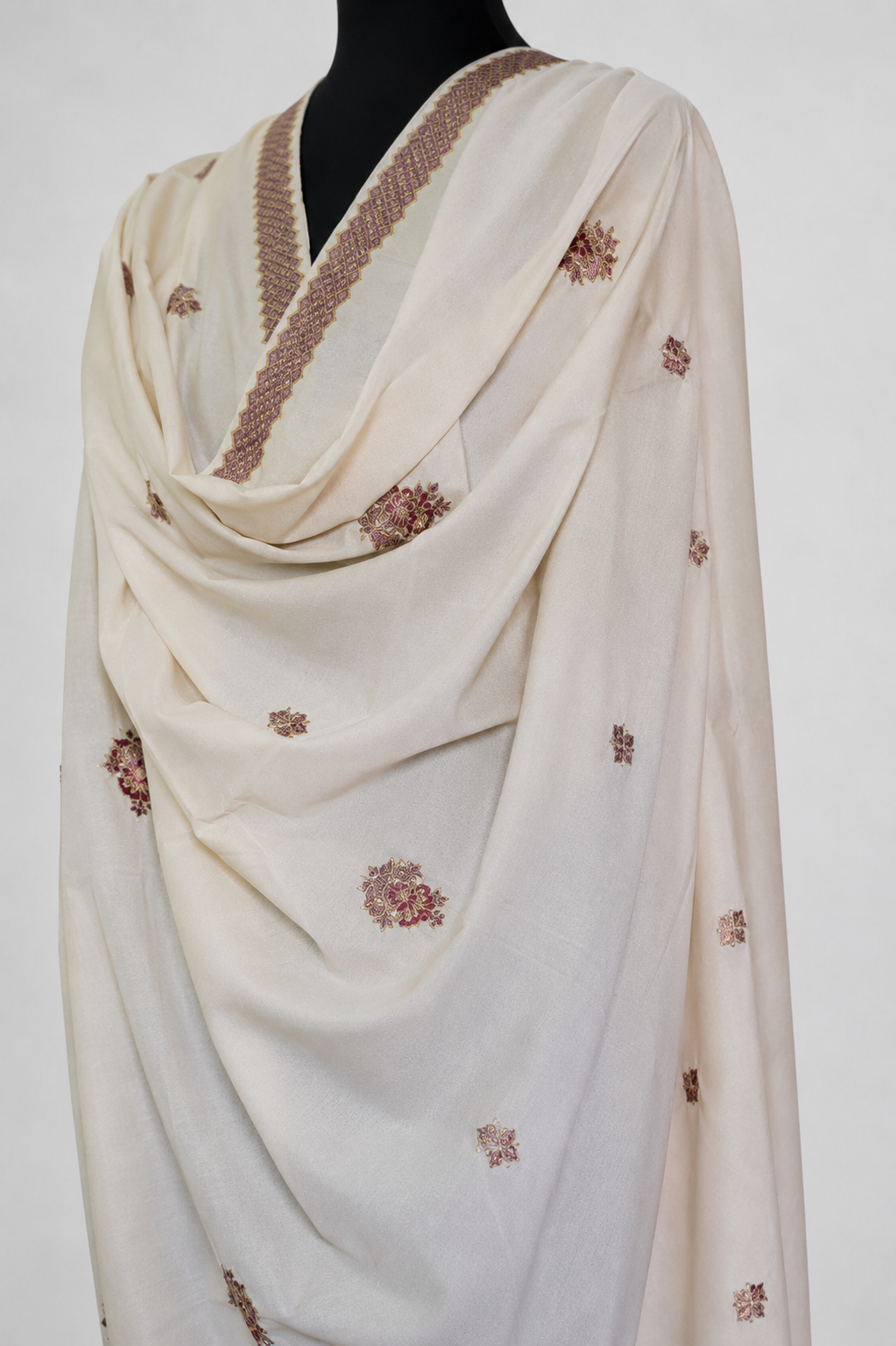 Gul Naaz Shawl