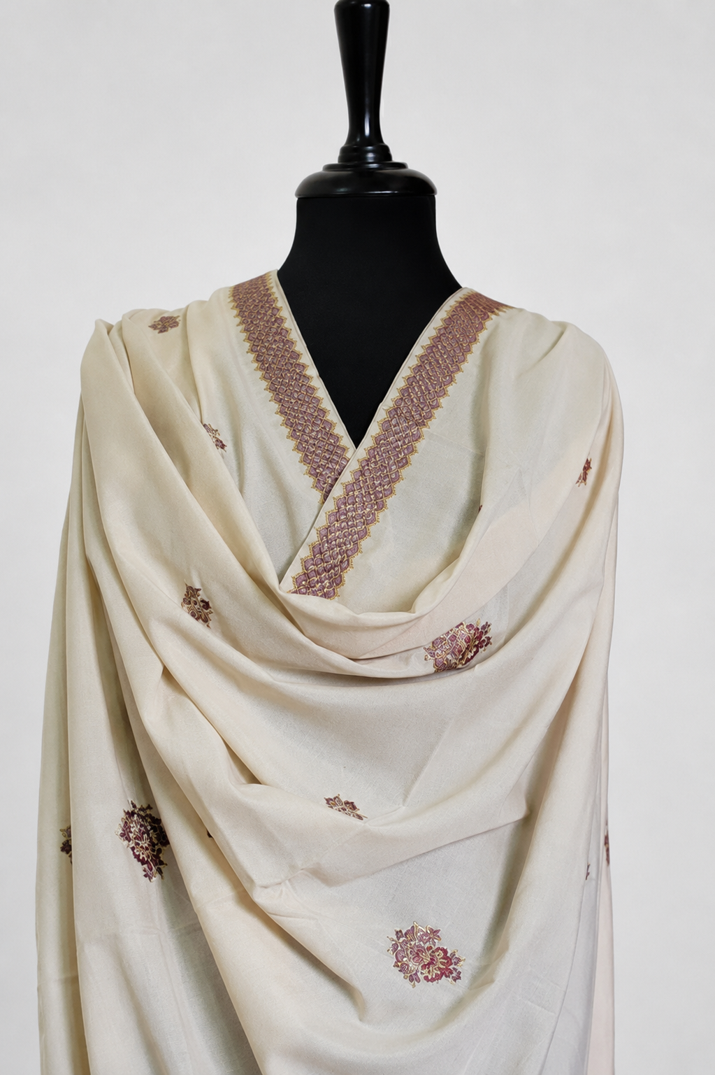 Gul Naaz Shawl