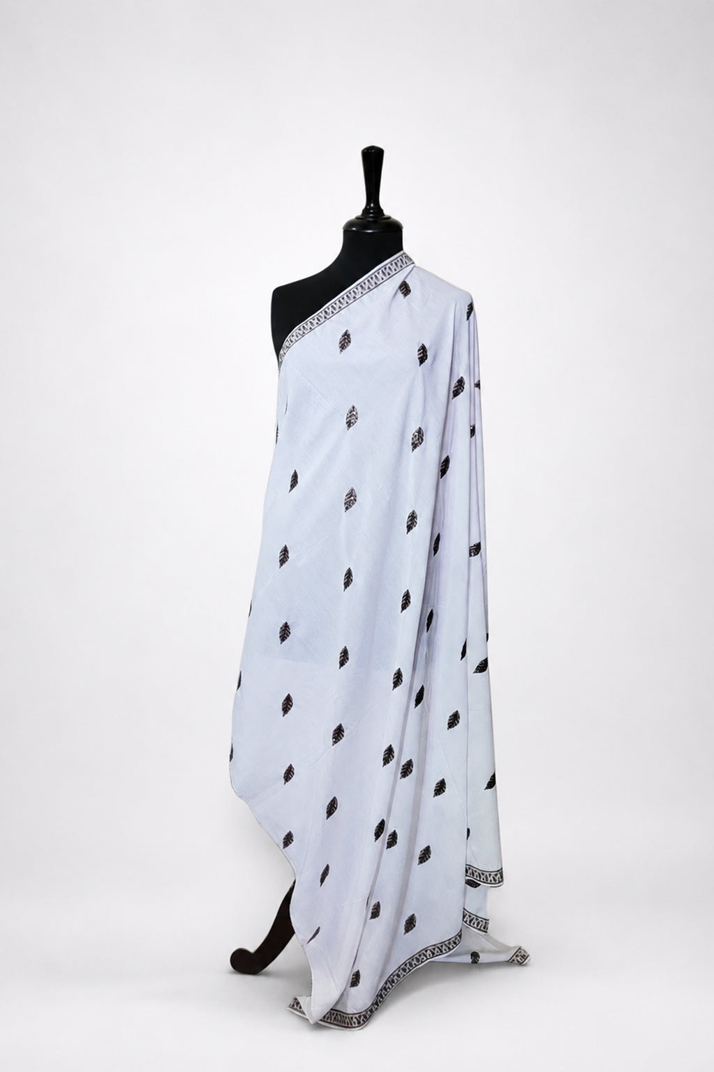 Sufaid Chandni Shawl